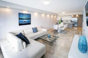 2BR and Den Luxury Condo with Bay Views 1002 condo